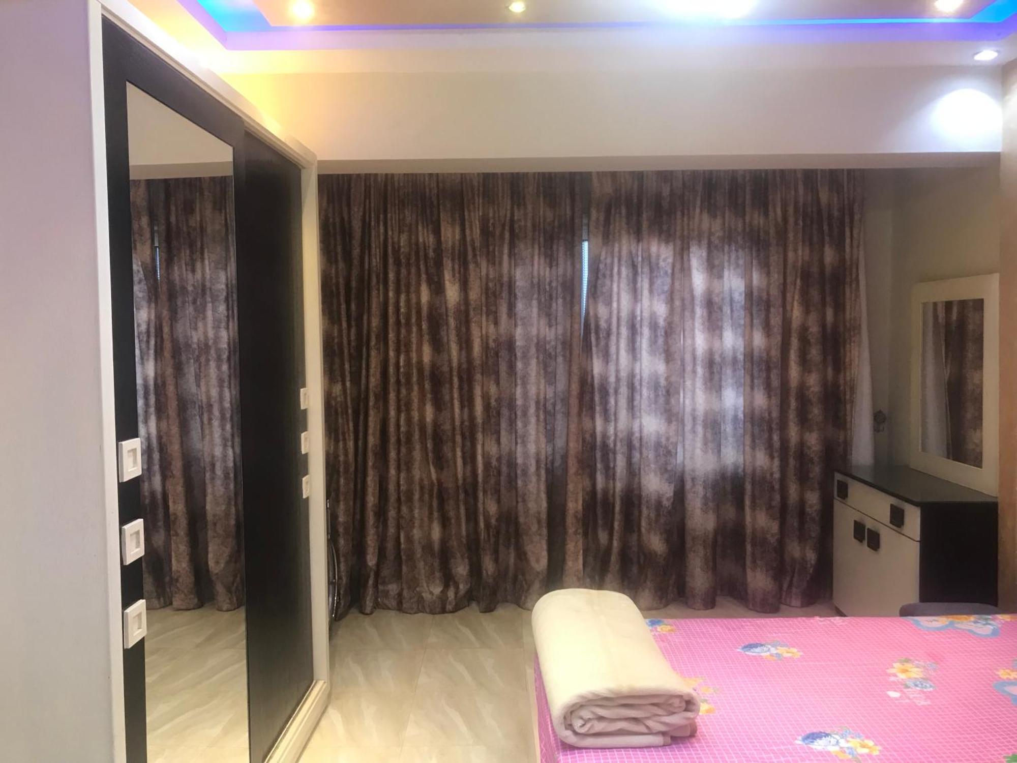 فاخرة بشارع جامعة الدول العربية *
