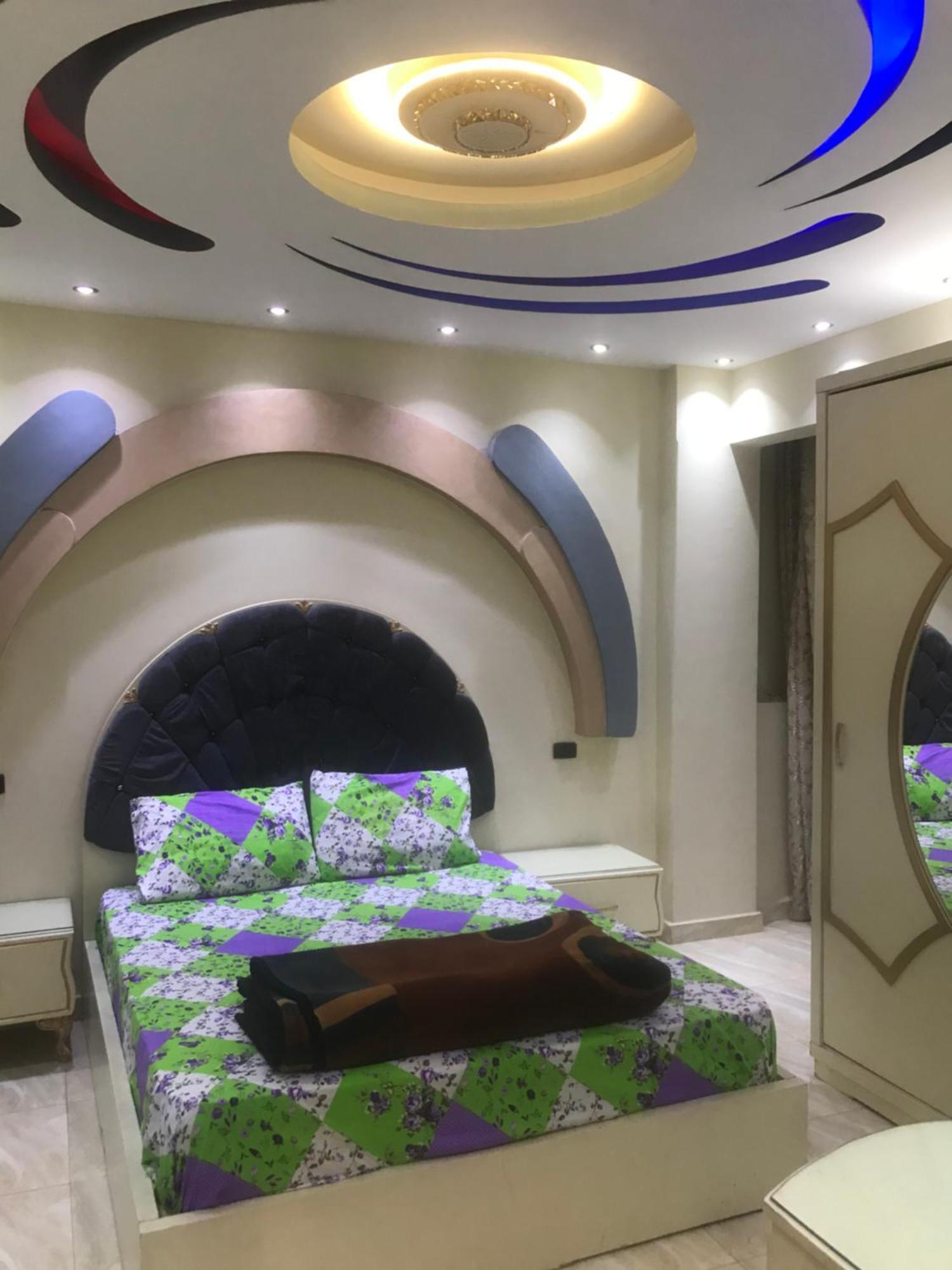 فاخرة بشارع جامعة الدول العربية *
